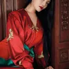 徐冬冬虽然人气缓落, 但依然是“性感女神”代表之一, 网友称赞
