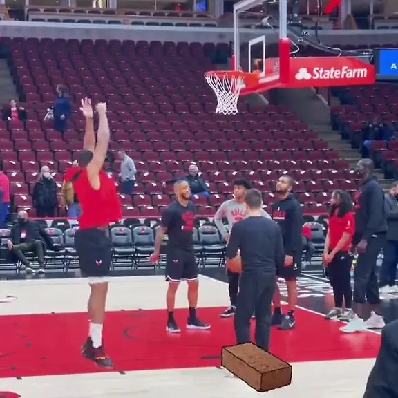 笑死！看TT这段近框抛投训练，让我觉得自己无限接近NBA?
