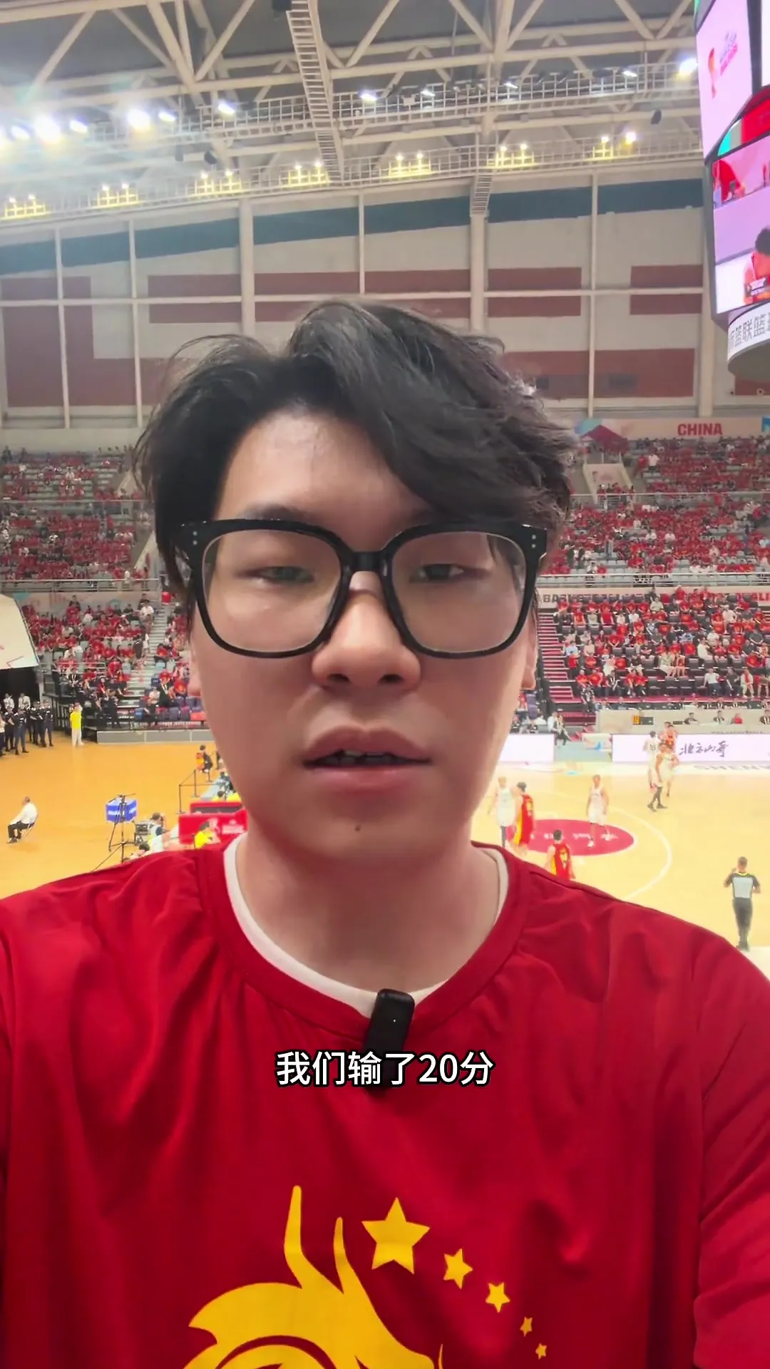 中国男篮负日本19分，主播皓篮球破防：我们国家队还有正常人吗？