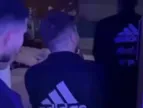 惊喜？名场面：疫情期间，阿根廷队友在梅西睡觉时闯入为他庆生！