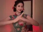 这腰臀比性感啊?女篮球员卓识穿新中式旗袍热舞~