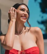 瓦妮莎·库尔宁魅惑瞬间，全网热门美图盘点