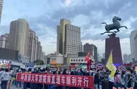 “环西部火车游”赏秋专列开行：八方宾客畅游西部美景