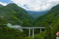 历时10年掘进 成兰铁路跃龙门隧道全线贯通