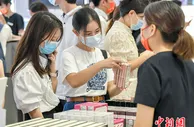 海南离岛免税假期销售火爆 商家促销引海外消费回流