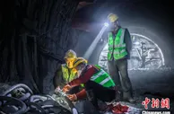 陕西汉中经四川巴中至南充高速铁路许家岭隧道贯通