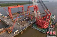 世界最大跨度三塔斜拉桥主桥桩基础收官