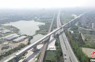 湖杭铁路最大转体连续梁实现成功转体