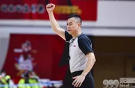 999资讯：曝FIBA正接洽CBA，调查为何错漏判频出，裁判业务水平是否达标