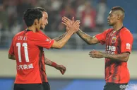 足球赛报：6-1！上海海港狂胜津门虎！奥斯卡助攻大四喜，阿瑙戴帽