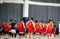 重拳出击！周琦晒中国男篮训练图 配文两个拳头