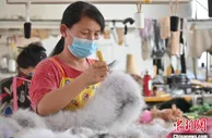 “天下裘都”河北枣强的“皮活儿”国际范儿