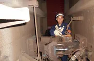 铁路疫情封控区货场“打烊” 货车检查“不打烊”