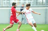 海港内部对抗赛0比0握手言和 球迷向吕文君、杨世元送上生日祝福
