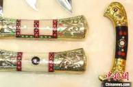 新疆英吉沙“小刀村”：老手艺成富民新产业