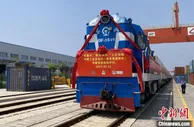 中国首班冷鲜蔬菜欧亚班列专列由上合示范区发出前往俄罗斯