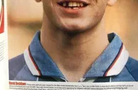 1998年，英国《442》杂志预测了小贝2020年的模样，然而...