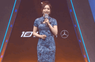 可爱捏！LPL女主持余霜赛前模仿C罗“siu”，男友管泽元是C罗球迷