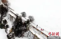 甘肃春节丝路冰雪游火热：悬臂长城滑雪场跻身十大热门景区