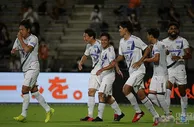 J1: 大阪钢巴挥军大「红」大紫