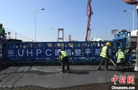 湖北宜昌长江大桥桥面改造加装“金钟罩”