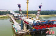 安徽蚌埠S313（S306）淮河特大桥主塔顺利封顶
