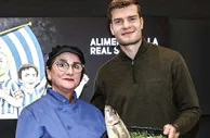 ????️红烧还是清蒸？皇社月最佳奖品是一条鱼，厄德高也曾获奖