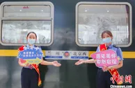 兰州铁路局暑运首日推温馨服务 恢复开行动车组列车15对