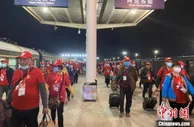 “诗画浙疆”百团万人游——援疆专列首发千人团抵阿克苏