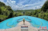大型悬空泳池亮相广东龙门 拟挑战吉尼斯纪录