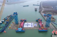 中国整体规模最大内河沉管隧道管节安装到位