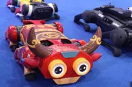 “探馆”中国机器人峰会：机器人炫“十八般武艺”