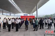 山西太原“一路向北” 太忻开通城际“公交动车”