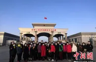 新疆吉木乃县迎来今春首批百人旅游团