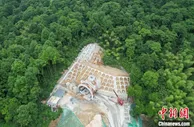 池黄高铁磨盘尖2号隧道全隧顺利贯通