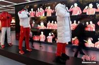 安踏营收跑赢阿迪达斯，你也改穿“国货”了？