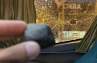 队长别开枪！是我！阿根廷球迷误将本队乘坐的大巴车窗砸破