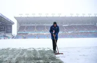 镜报：英国多地遭遇暴风雪天气，本周末多场英超可能因此推迟