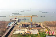 世界最大跨度三塔斜拉桥南主塔承台浇筑完成