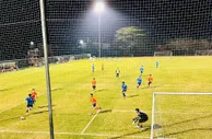 广州城U17和泰山队U17的热身赛，郑智之子、肇俊哲之子均首发