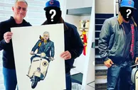 骑着小摩托来罗马，艺术家向穆里尼奥赠送壁画原稿