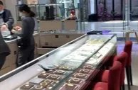 俄乌局势提振黄金市场！金饰品价格攀升，有银行金条卖“断货”