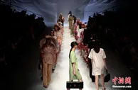 2022春夏上海时装周开幕 中国设计师品牌蓄势待发