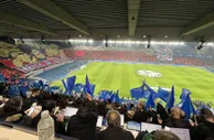 要干碎拜仁？巴黎主场亮出巨型Tifo，路飞橡皮机关枪打碎拜仁队徽