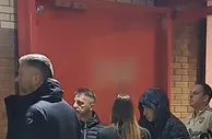 记者：战平塞维利亚后，利桑德罗-马丁内斯拄拐离开老特拉福德