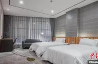 广州白云管控区一酒店免费“捐房” 让一线抗疫工作者睡好觉