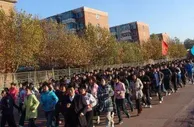 校园那些奇葩规定你服吗？ 10个马拉松不拔草不会游泳不给毕业