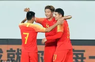 足球赛报：40强赛-国足7-0关岛获主场开门红 杨旭4球武磊艾克森建功