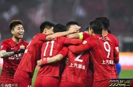 足球赛报：中超-上港3-2苏宁获2连胜 吕文君世界波谢鹏飞双响