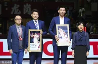 篮球资讯：温馨感人！CBA首周6老兵迎退役仪式 我们终学会如何尊重英雄